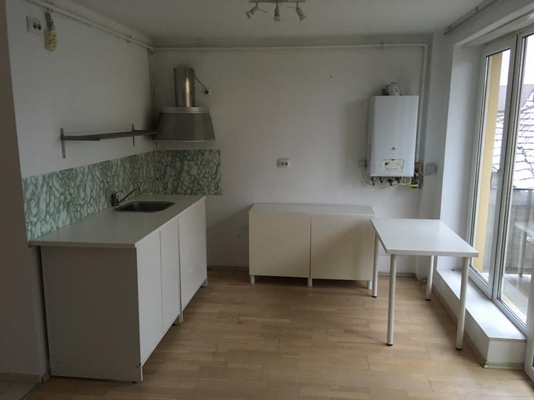 Închiriez apartament 2 camere la vila