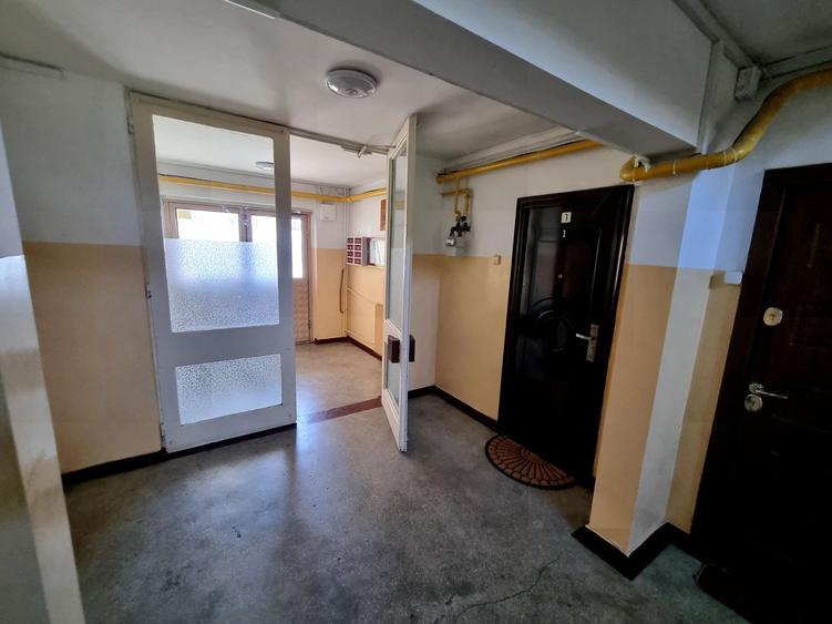 Tomis nord Calinescu-apartament 3 camere decomandat
