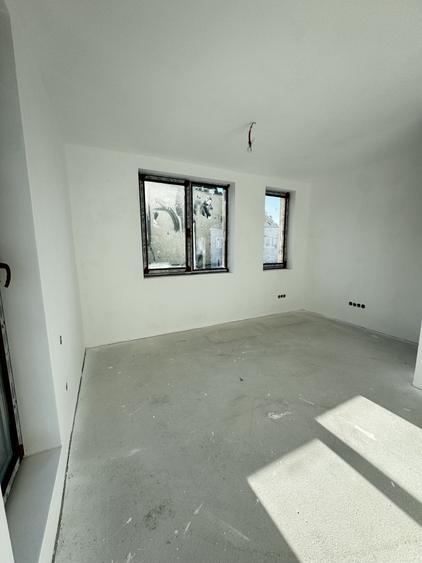 Casă individuală, 4 camere, 120 mp utili, teren liber 702 mp, Chinteni