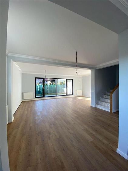 Casa Vila Duplex NOUA 5 camere Otopeni curte proprie acces privat