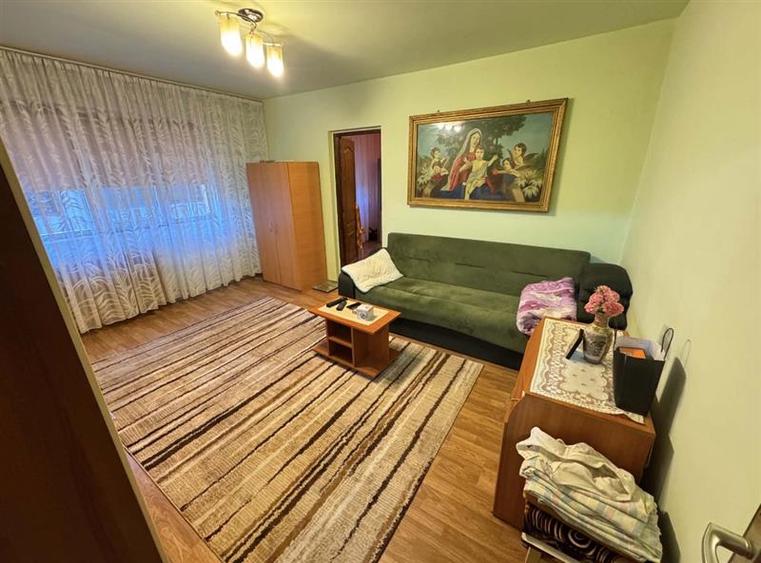 2 camere bloc izolat linga Judetean