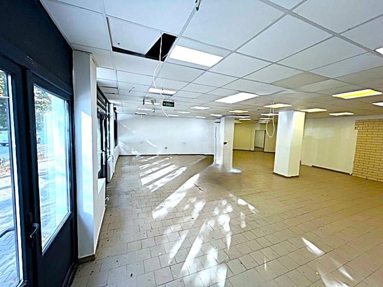 VANZARE CLADIRE CU RESTAURANT UTILAT COMPLET PLUS SPATIU COMERCIAL