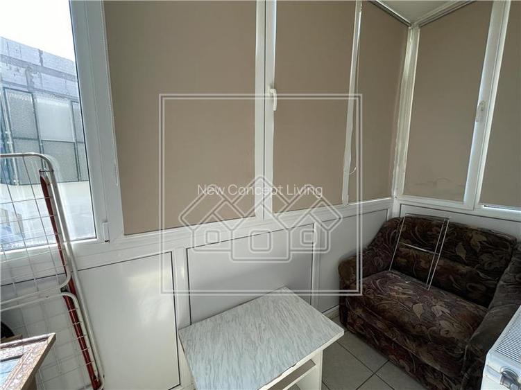 Apartament spatios cu 3 camere, Str. Scoala de Inot - 9