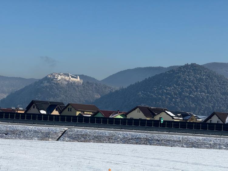 Teren intravilan Rasnov,judet Brasov,loturi de 500 mp si in rate
