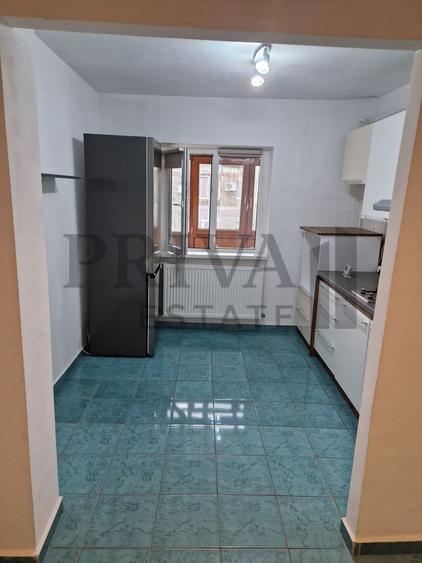 Apartament decomandat 2 camere, 57 m, etaj 4, Soarelui