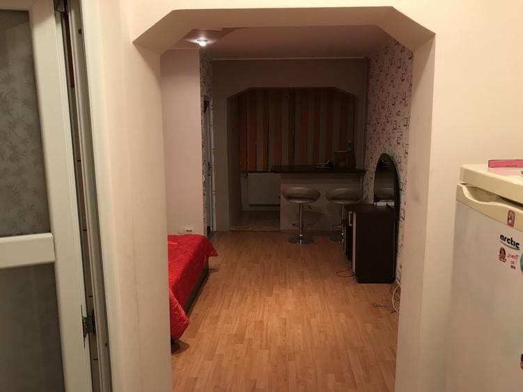 Dristor-metrou, garsoniera, etaj 5/10, utilata si mobilata, libera