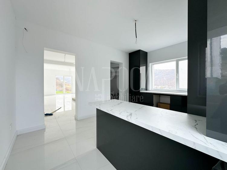 Casa 4 camere de vanzare in Floresti