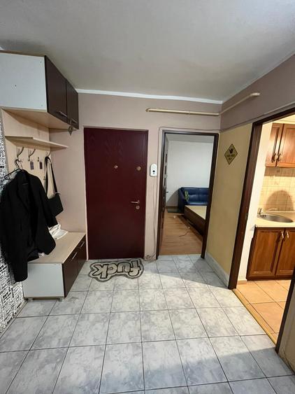 Apartament cu 2 camere decomandat, etajul 2/4, zona Nicolina