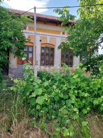 Casa 205 mp | Teren 2.379 mp | Potential comercial | Acces direct DN - 8