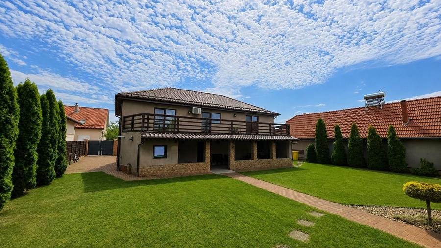 Vilă deosebită 6 vânători• 5 camere• 2 terase• Zona AFi-Atrium•