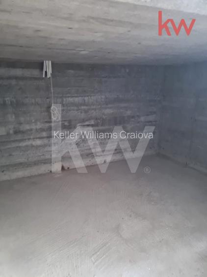 Casă parter, construcție solidă, teren generos – Cârcea, zona Metro - 16