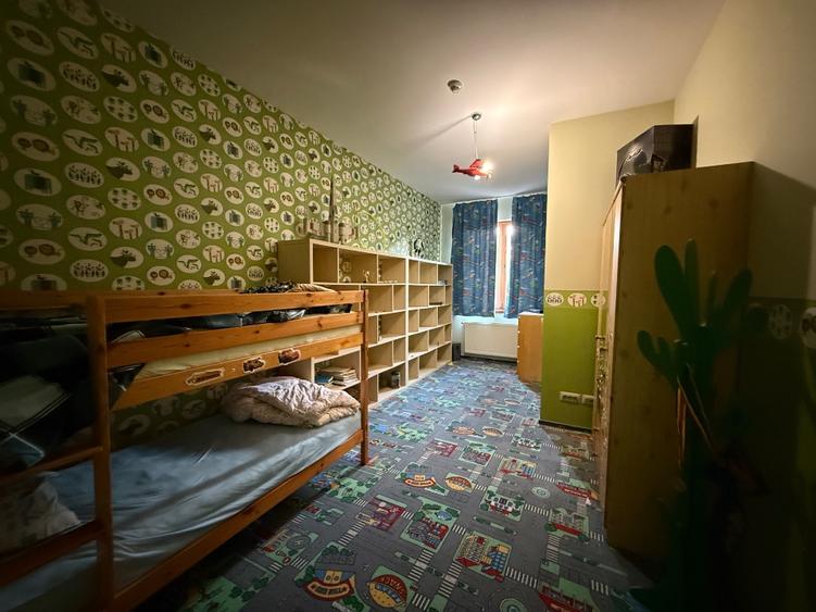 Închiriez vilă de lux cu grădină și terasă – ideală pentru familie sau firmă
