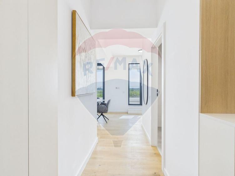 Apartament utilat complet cu terasa 25 mp,  vedere frumoasa, nelocuit