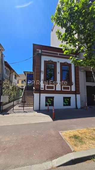 Strada Mircea cel Batran - Casa demisol (58mp)+parter (69mp) /teren 150 mp - 2