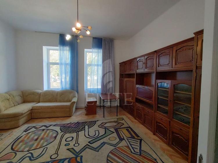 Casa / Casa 4 camere în zona CRISAN