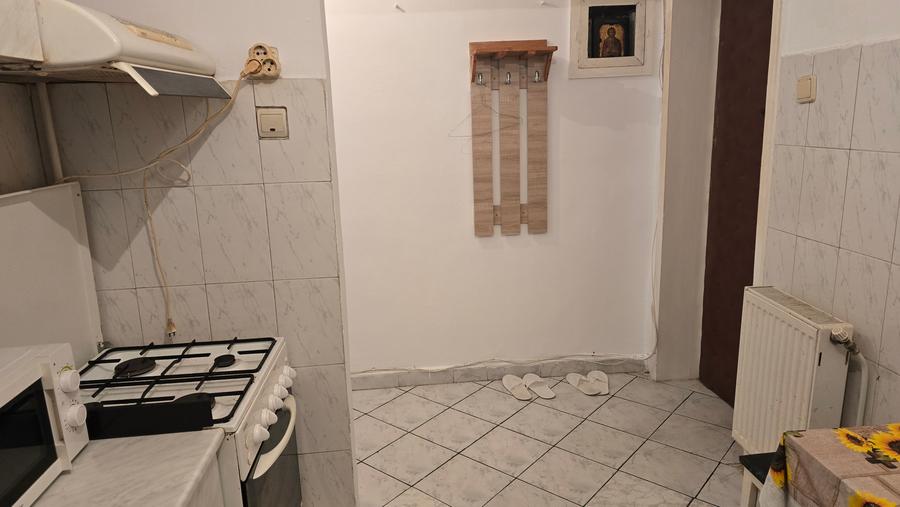 Inchiriez apartament 2 camere decomandat in Deva, Progresul (Enescu), etaj 3