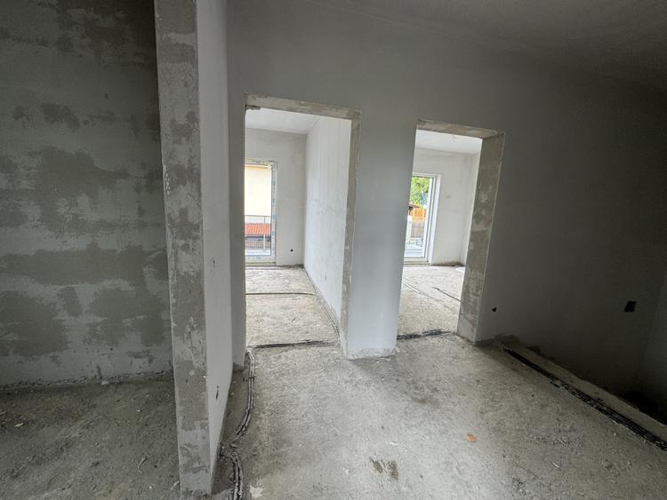 Casa tip duplex, 120 mp, 4 camere, teren liber 250 mp, Dezmir