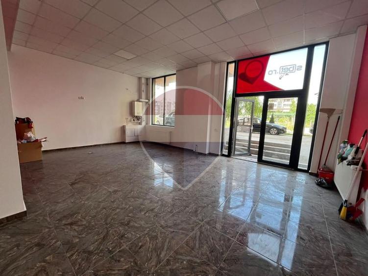 Vanzare spatiu comercial 94 mp capat linii STB