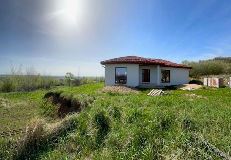 TAUTII DE SUS, casa pe 1 nivel 150mp -semifinisata, 5ari teren !
