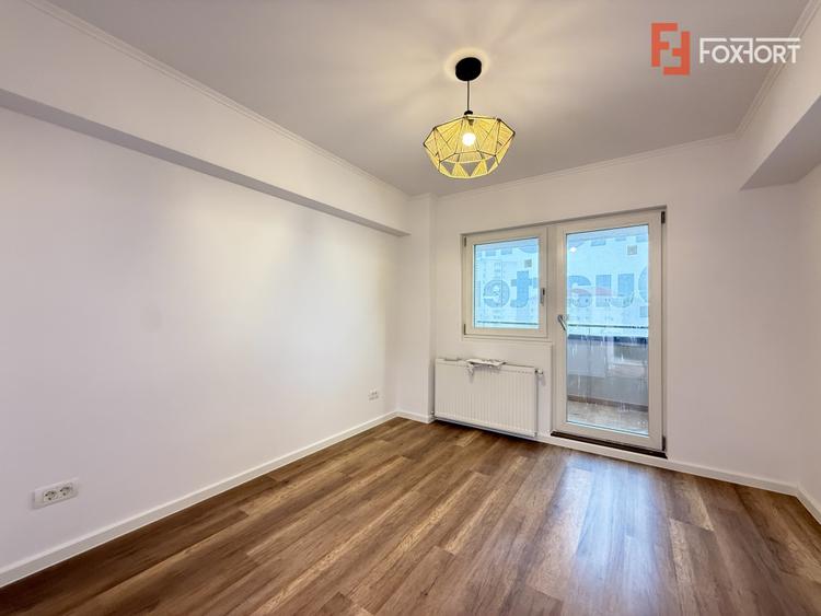 Apartament 4 camere, complet renovat de vanzare in zona Sagului