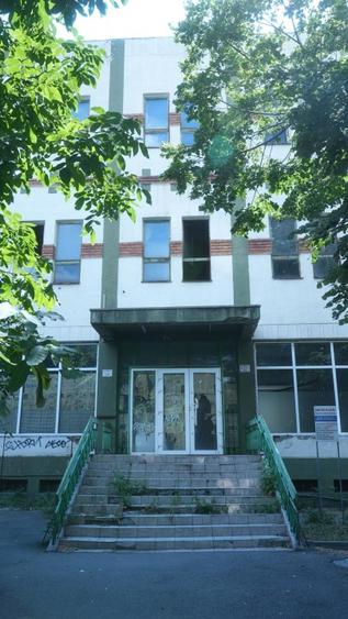 S.C. MASTER CARE CLINIC S.R.L, vinde imobil situat in mun. Craiova, str. Calea B
