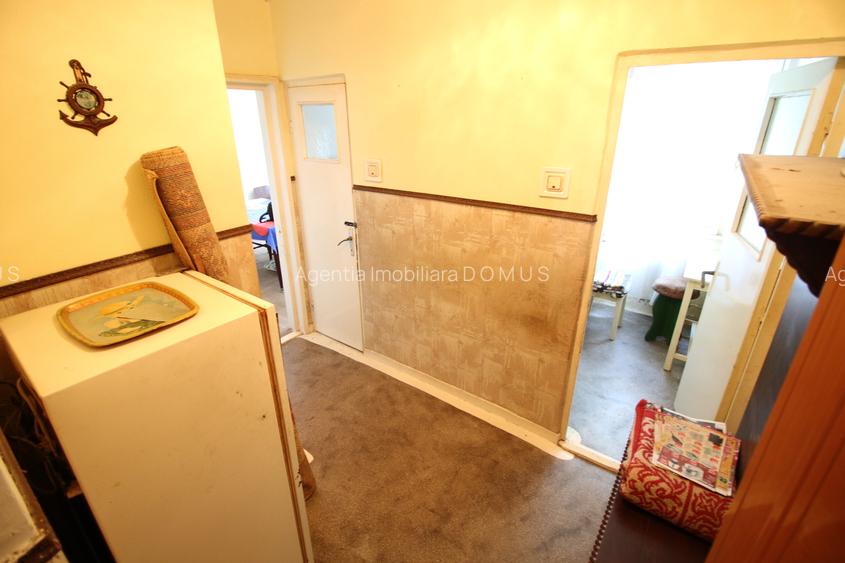 Ap. 2 camere Micro 19, la capatul troleului, etaj 1, cu balcon - 2