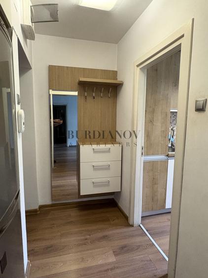 Apartament cu 3 camere - Metrou Costin Georgian - bd. 1 Decembrie 1918