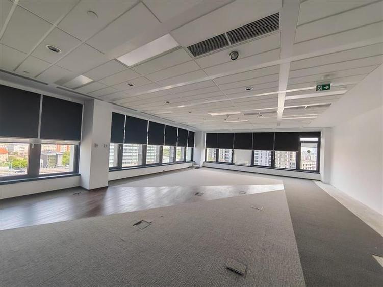 Spatii birouri de clasa A de la 298 mp