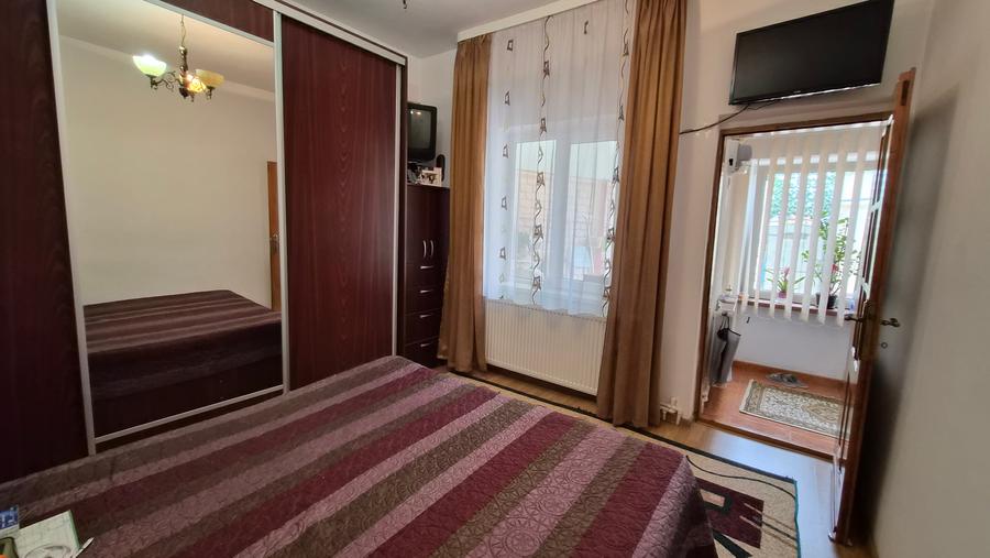 Faleza Nord - Exclusivitate-Casa 4 caramida, acoperis schimbat