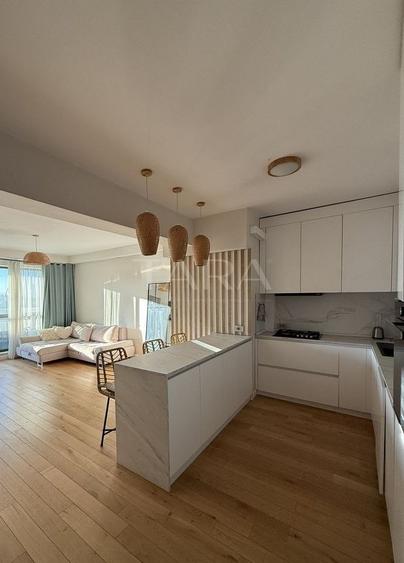 Apartament de lux cu terasă și priveliște