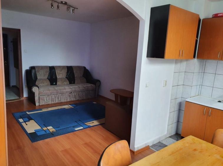 Garsoniera, 32 mp, etaj intermediar, zona Detunata