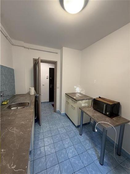 Apartament De Inchiriat 3 Camere, Semidecomandat, Zona Tomis 2
