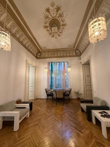 Piata Romana, Vila Interbelica P+E+M, NEMOBILATA