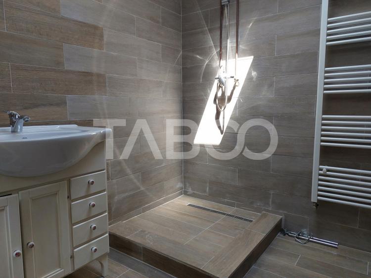 Casa saseasca P+1E+M 216 mpu curte libera 175 mp Cisnadioara