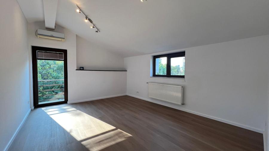 Apartament 5 camere cu vedere directa la Parcul Kiseleff