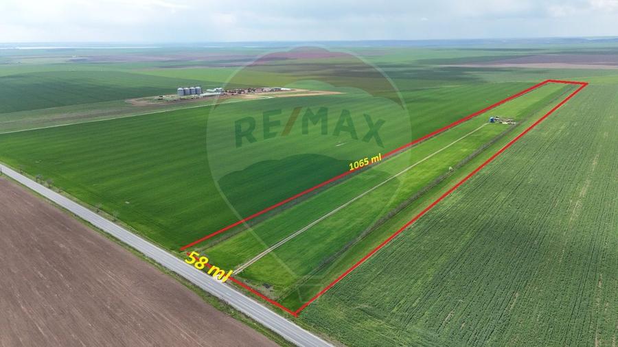 Teren de vanzare in Săcele ideal pentru silozuri, fermă 6 ha