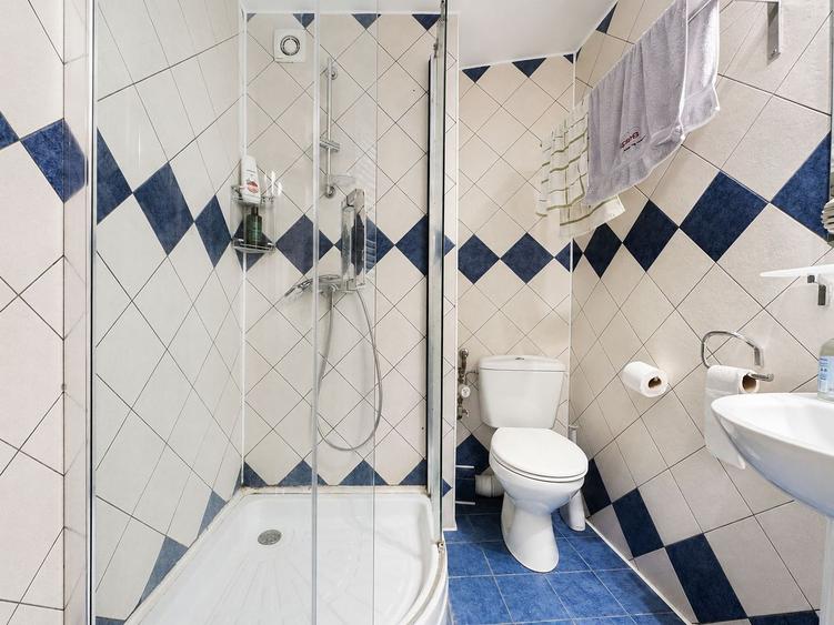 Apartament 4 camere decomandat, 2 băi, 2 balcoane