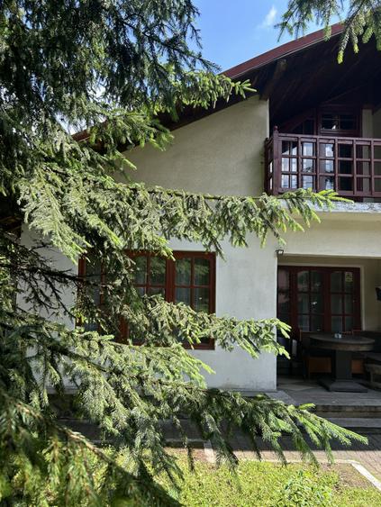 Vilă P+M în Bușteni | 5 Dormitoare (10+ Loc. Cazare) - Business la Cheie @turism