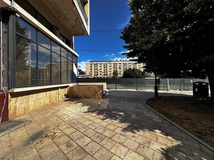 Spatii comerciale de la 38mp la 550mp, centru, Piata Unirii, Iasi