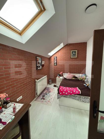 Casa cu 5 camere, 550 mp, teren de 800 mp, zona Salcea