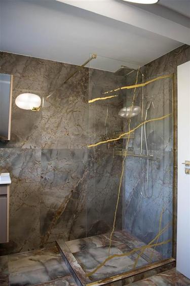 Casa 5 camere, 5 bai, Borhanci + Garaj, Piscina si curte 700 mp