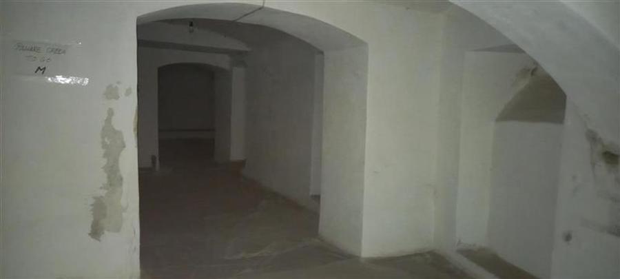 Spatiu Comercial Ultracentral la demisol cu parcare proprie