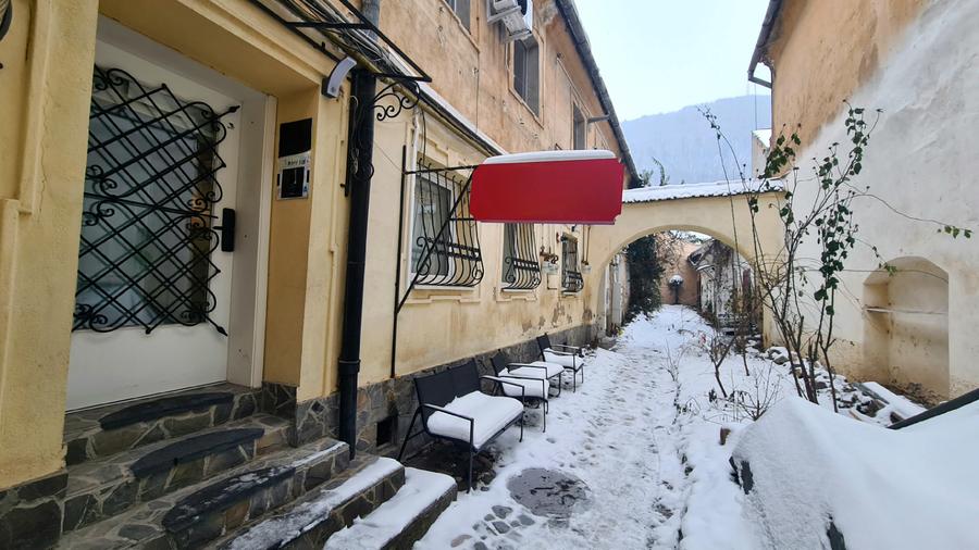 Apartament 2 camere in centrul istoric, renovat cu stil, pe strada Republicii