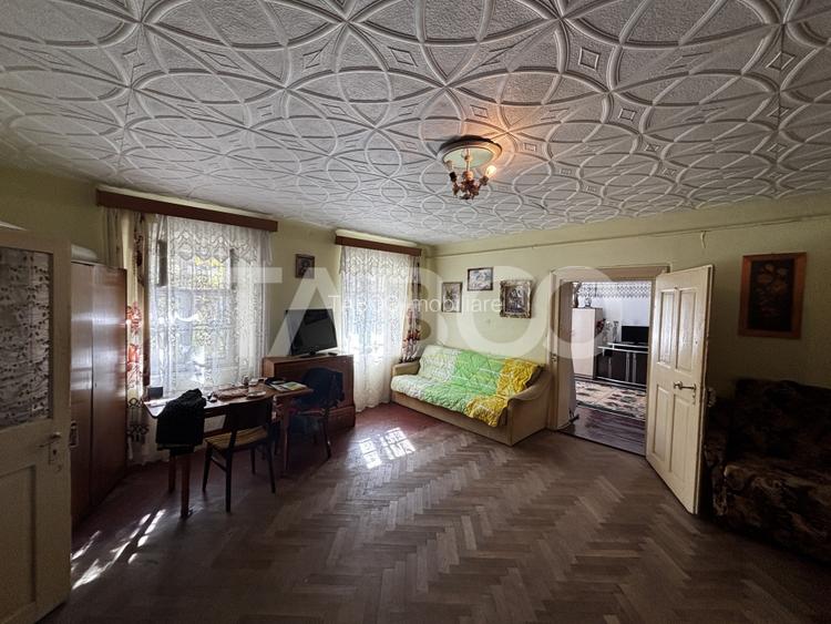 Casa  cu gradina de vanzare  si curte + pivnita zona Terezian Sibiu - 3