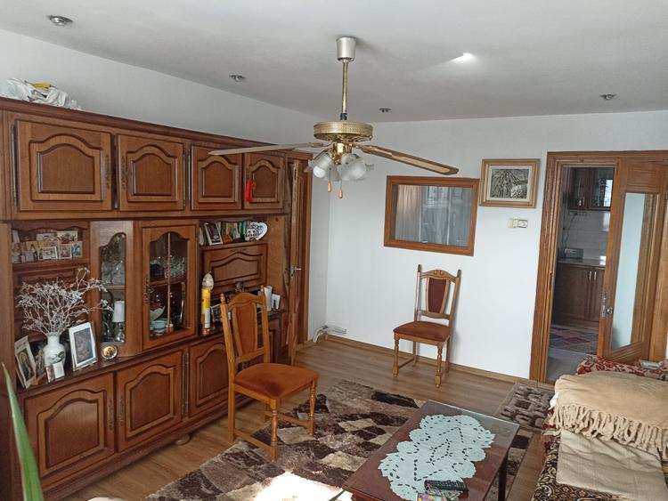 Apartament 2 camere renovat vedere la soare