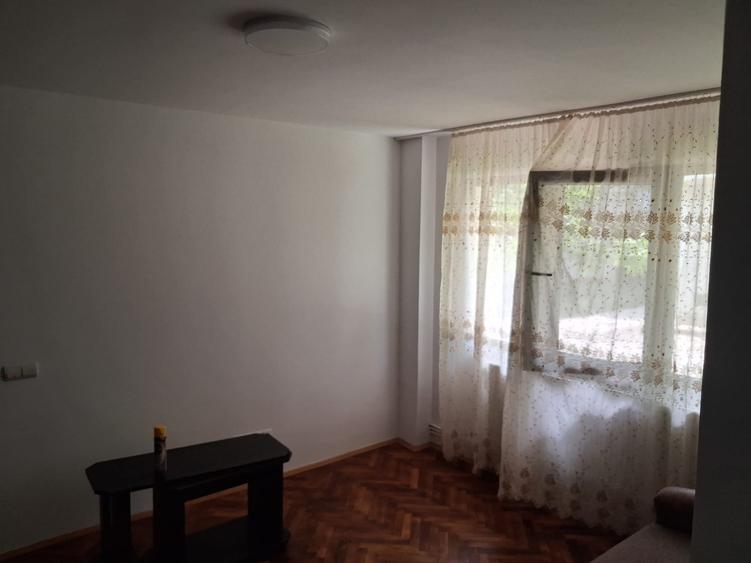 Apartament 2 camere, zona Cantemir - Podu de Piatra