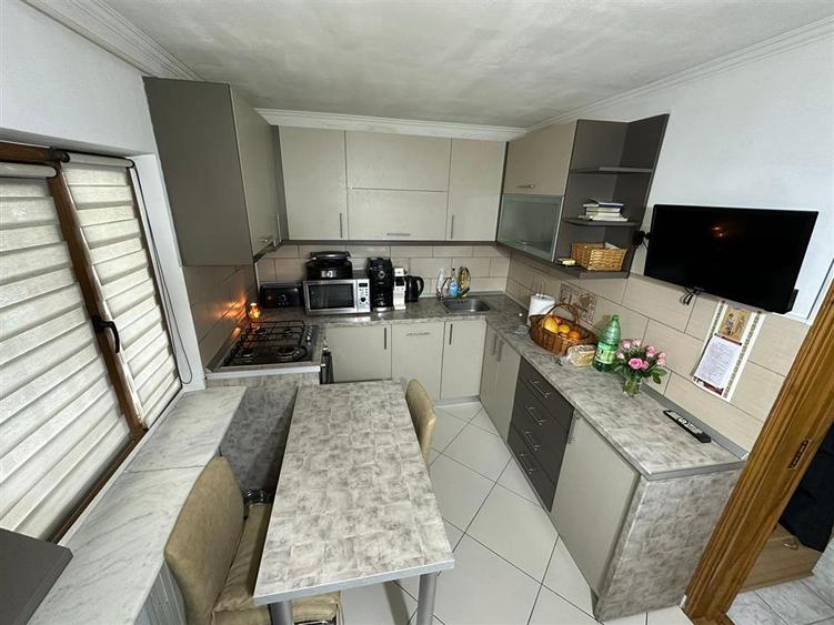 Apartament cu 4 camere/Spatiu birouri/ Cabinet - Nicolina