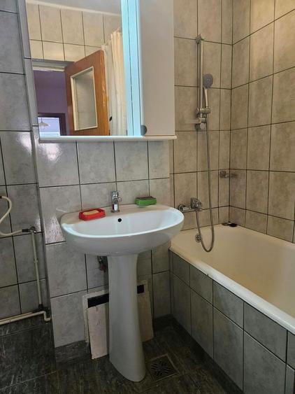 Bisericii Romane, apartament cu loc de parcare propriu, ideal pentru studenti