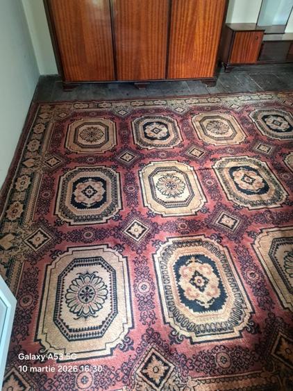 Casa de vanzare, complet renovata, gata de locuit, curata, cu toate utilitatile.