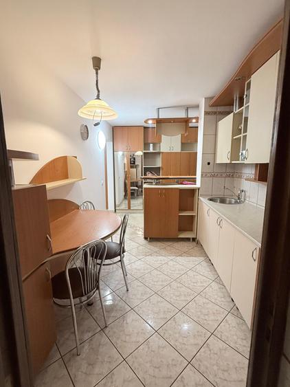 CANTA, MOARA DE FOC, APARTAMENT SPATIOS CU 3 CAMERE, 2 BALCOANE